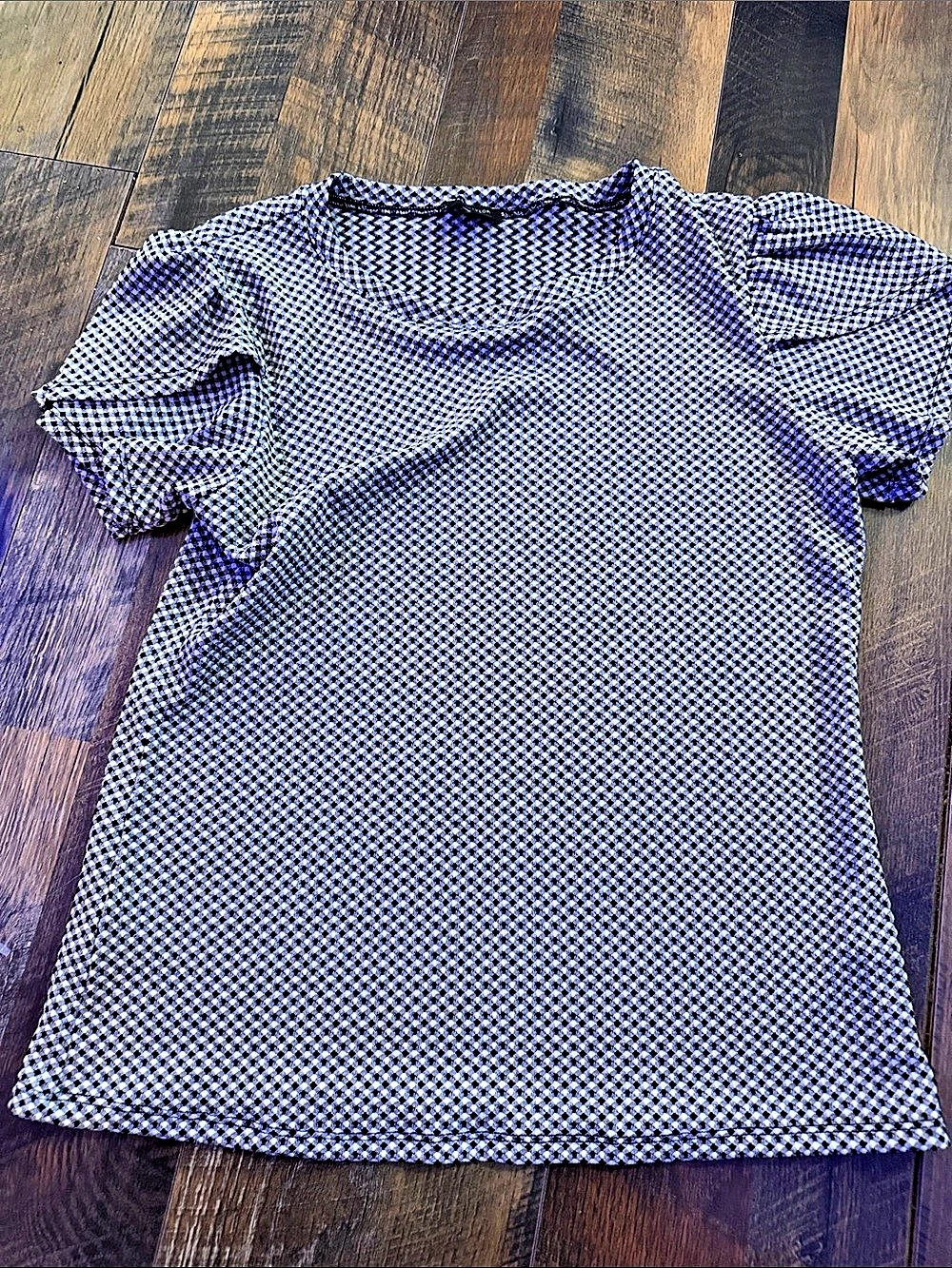Ann Taylor Geometric Short Sleeve Top in Black & White Size Medium
